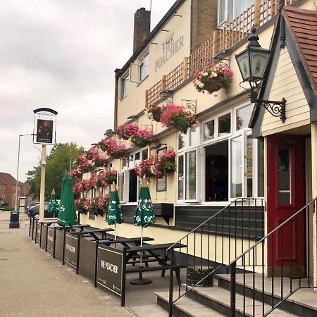 The Poacher Stevenage Bagian luar foto