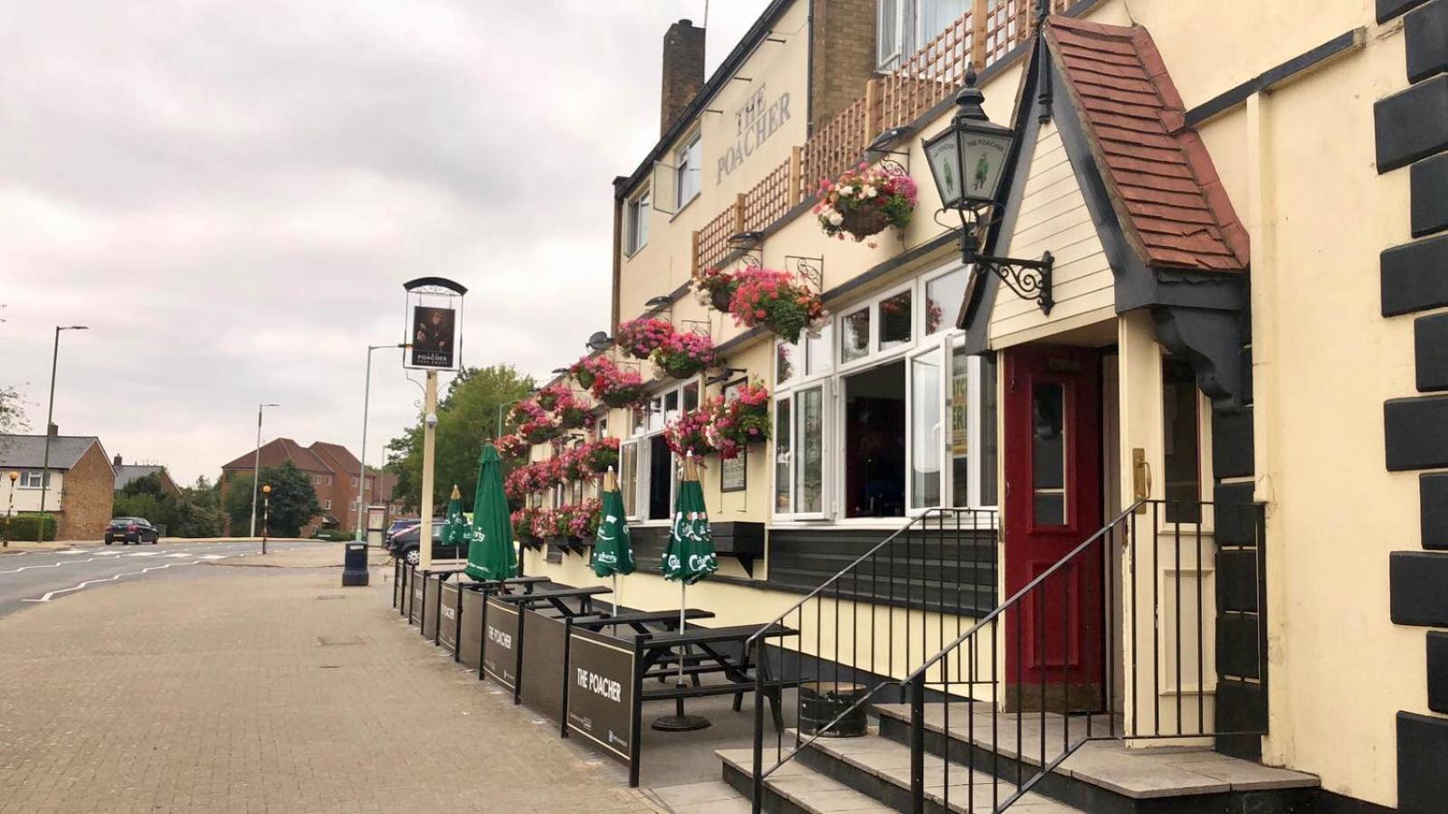 The Poacher Stevenage Bagian luar foto